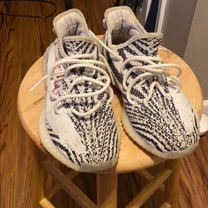 Yeezy zebra 350 v2